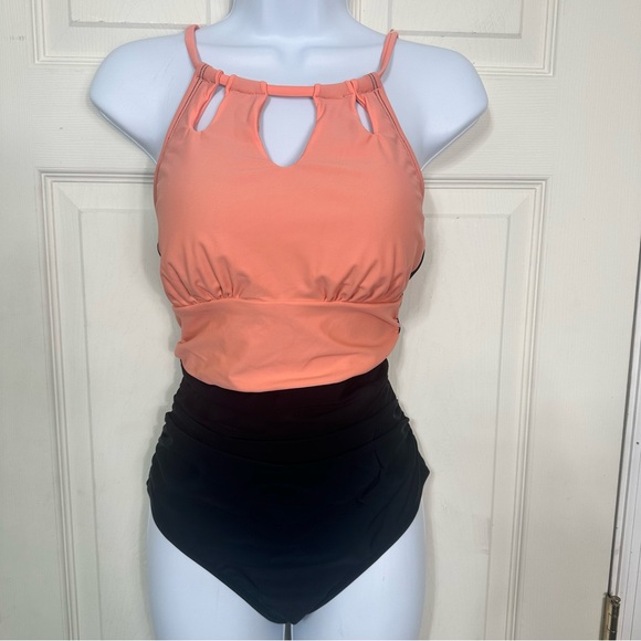 NWT‎ Cupshe High Neck Cutout One Piece Swimsuit Size Medium - Picture 1 of 11